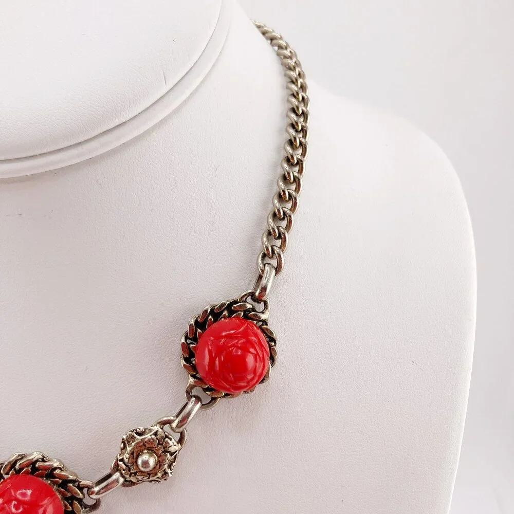 VINTAGE Red plastic rose and silver tone metal choker necklace & earring set - Picture 6 of 15